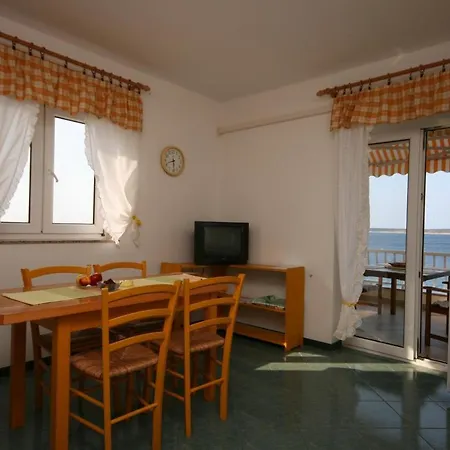 Appartamento Mandre 6386a Pag Town